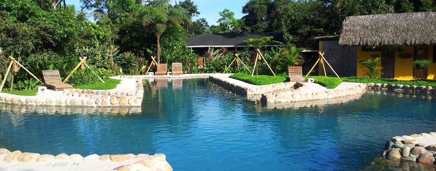 ecuador hosteria hakuna matata pool