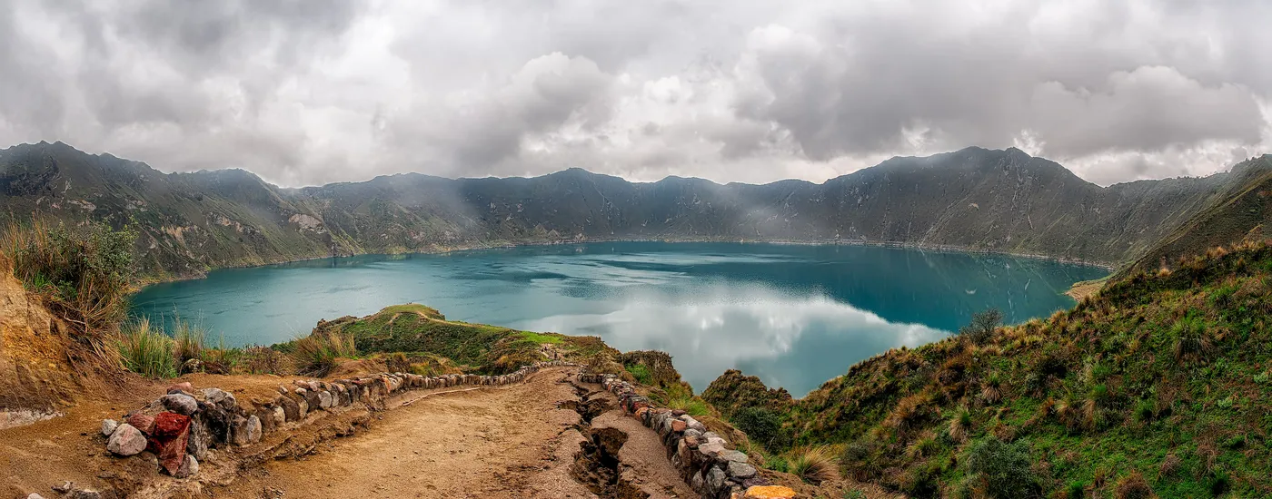 ecuador kratersee quilotoa panorama