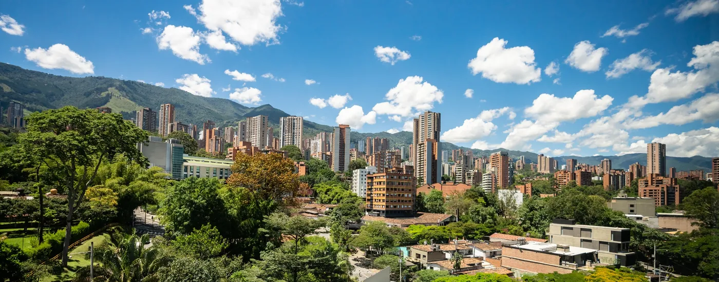 Kolumbien Medellin Stadt iStock 1023022966