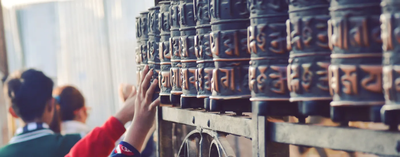 nepal tempel stupa gebetsrad religion pexels bishal sapkota 4133938