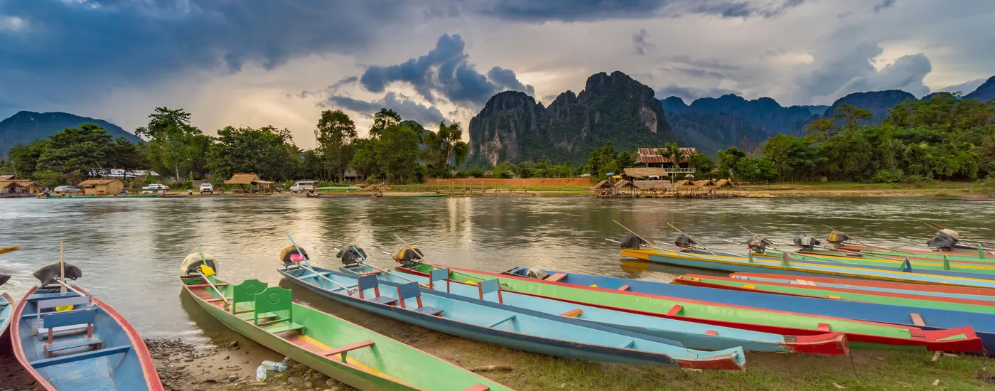 Laos Muang Ngoi Bootsfahrt - Gruppenreise Laos und Kambodscha
