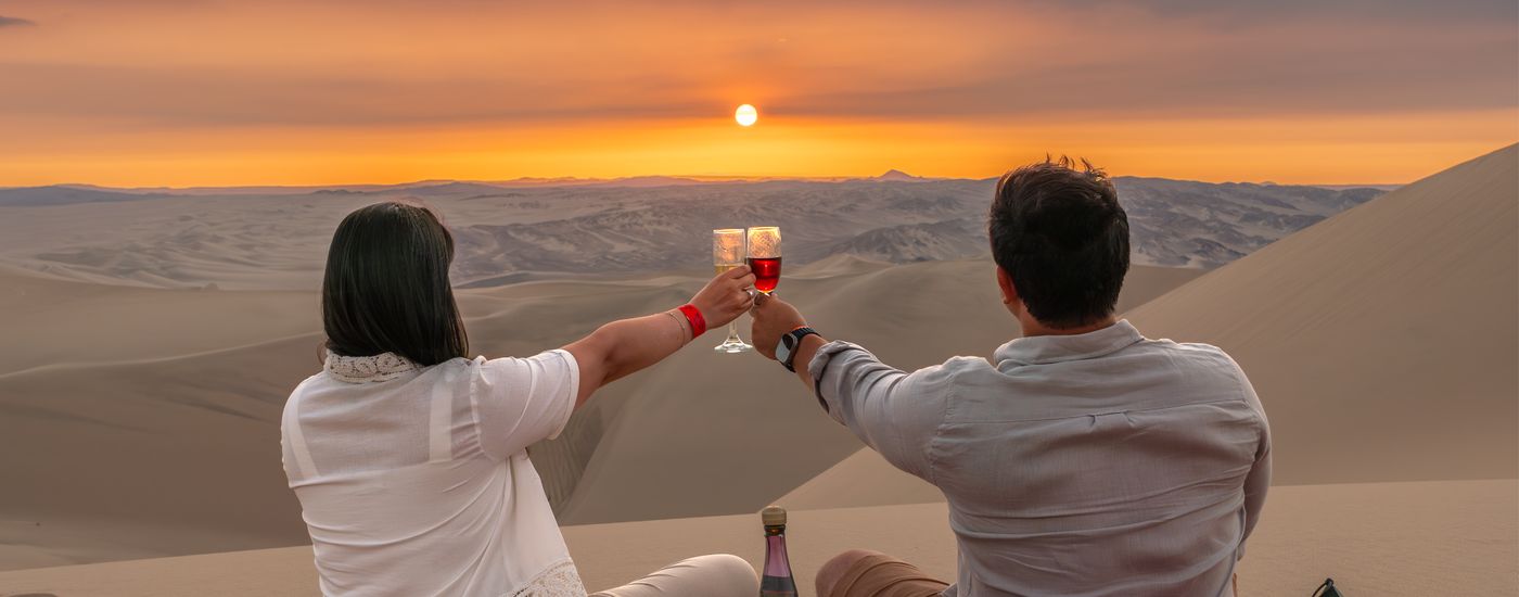 Peru - Huacachina - Sonnenuntergang mit Sekt