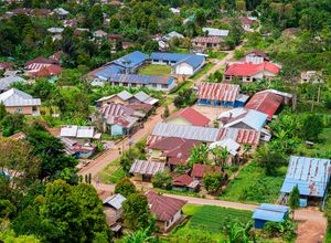 Indonesien-Flores-Dorf-Land