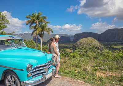 Kuba Vinales Tal Mietwagen Oldtimer WEB iStock 690240446