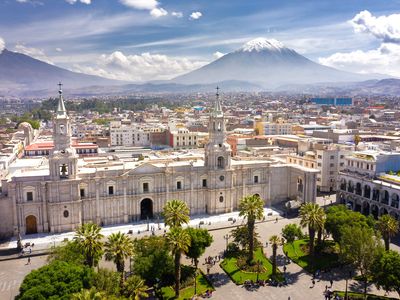 Peru Arequipa Panorama Plaza de Armas AdobeStock 277799562