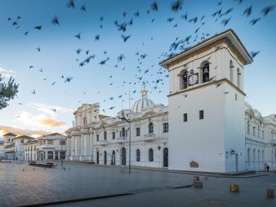 Kolumbien-Popayan-Basilica-Nuestra-iStock-996843302