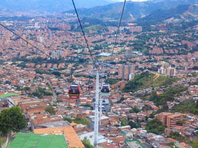 Kolumbien- Medellin- seilbahn- Latinconnect
