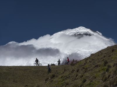 Ecuador-Cotopaxi-Bike-Downhill-Latinconnect