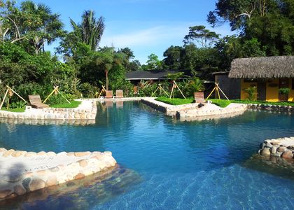 ecuador hosteria hakuna matata pool