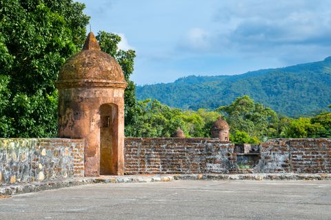 Hondura_Omoa_hector-emilio-gonzalez-XDDZUeD_AEE-unsplash