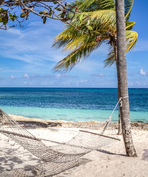 Kuba-Guardalavaca-Haengematte-istock-516364620