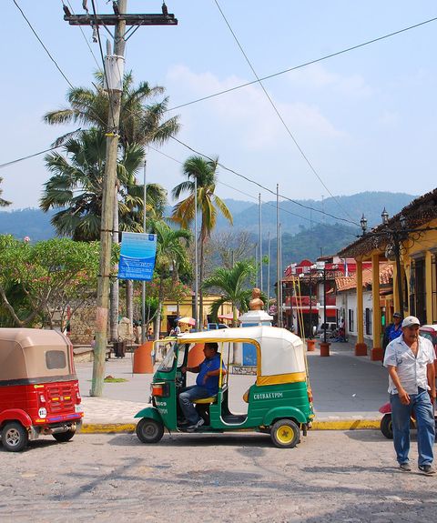 Honduras_Copan_TukTuks_MesoamericaTours