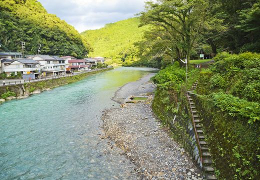 Japan Kawayu Onsen Fluss - Kumano Kodo iStock 1145406272