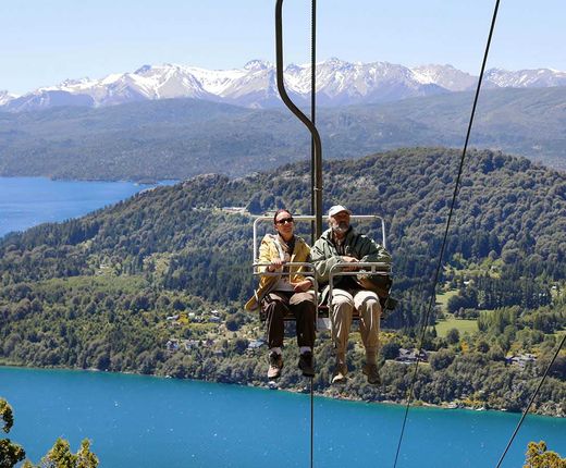 Toursiten im Sessellift in bariloche