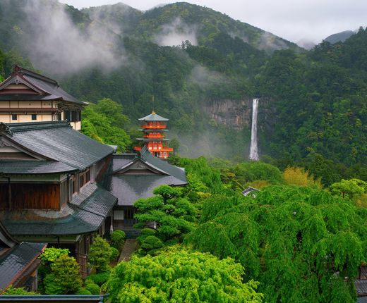 japan_kumano kodo_nachi-taisha-schrein