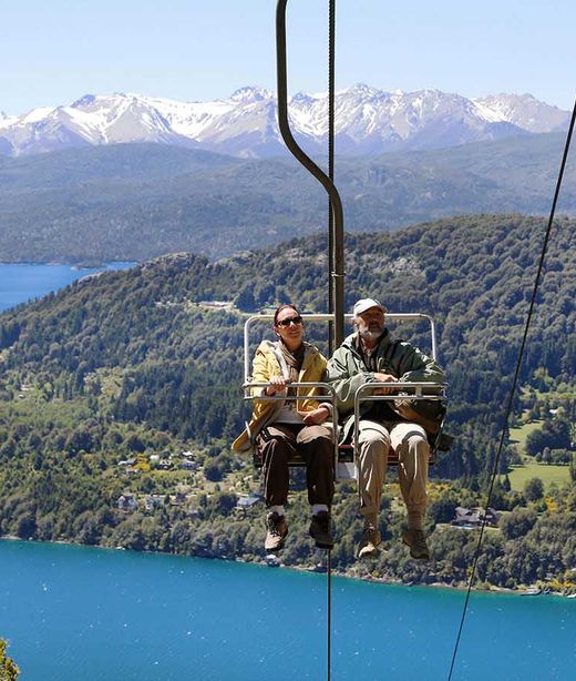 Toursiten im Sessellift in bariloche