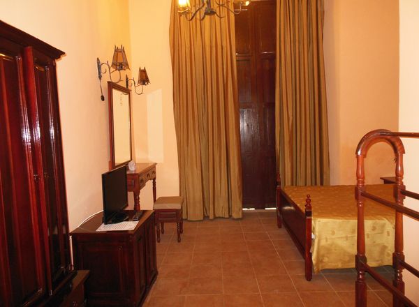 Hotel E Camino de Hierro