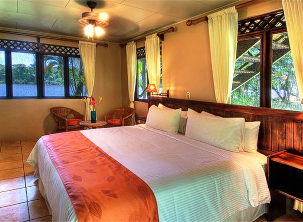 Tortuga Lodge & Gardens