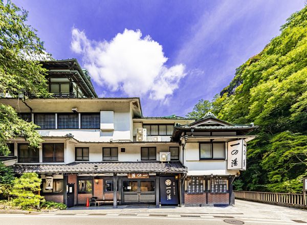 Ichinoyu Honkan Ryokan