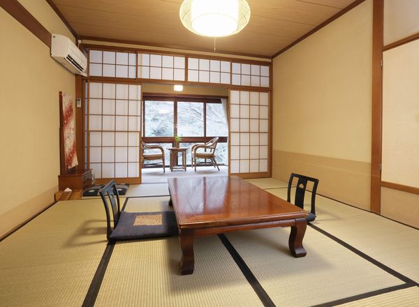 Ichinoyu Honkan Ryokan