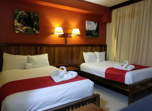 Caye Caulker Plaza Hotel
