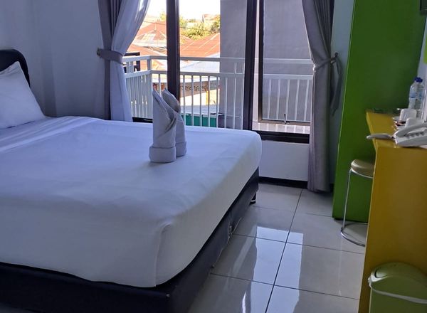 Sky Flores Hotel