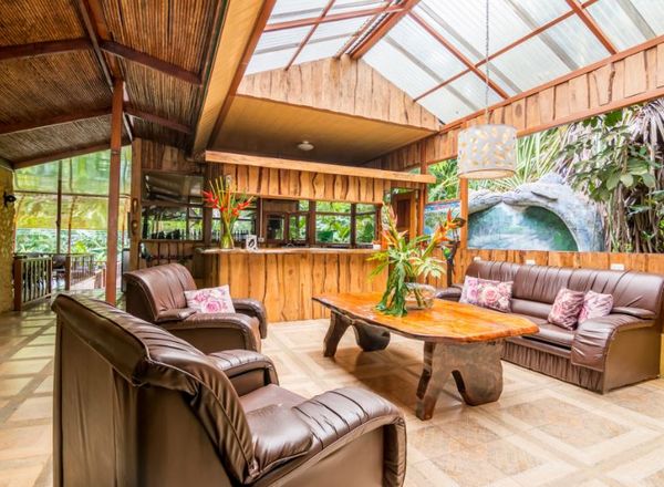 Ara Ambigua Lodge