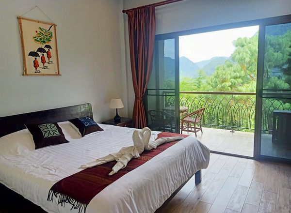 Nong Khiaw View Point Hotel & Resort