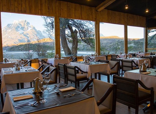 Lago Grey Hotel