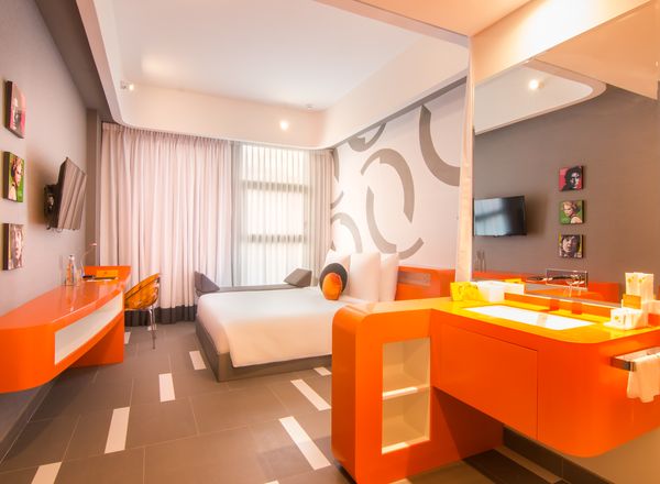 Sun and Moon Urban Hotel