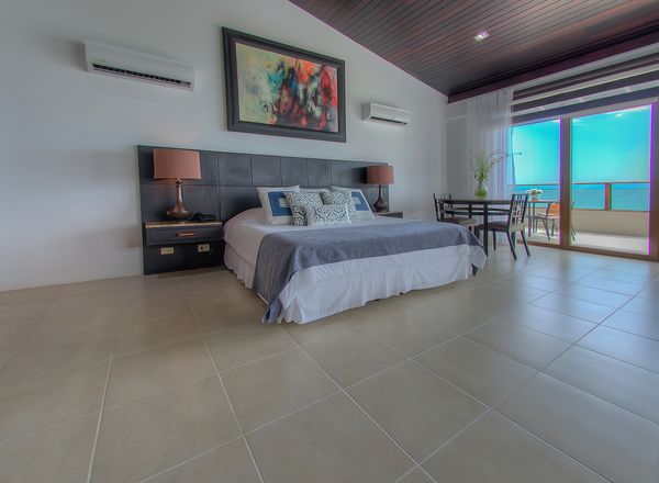 Iguana Crossing Boutique Hotel