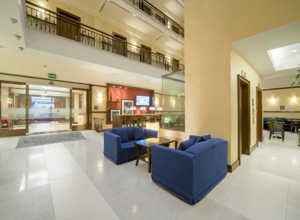 Hampton Inn & Suites