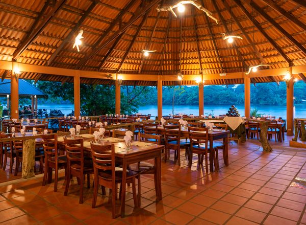 Laguna Lodge