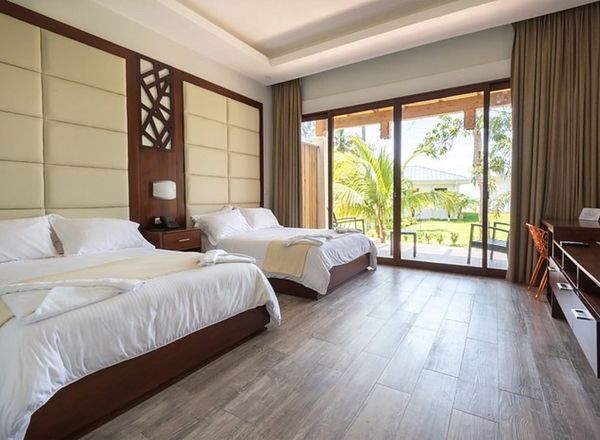 Paraiso Rainforest & Beach Hotel