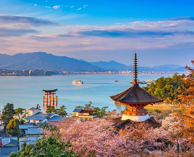 Japan-Miyajima-Itsukushima-Schrein