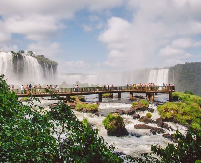 Brasilien - Iguazu Wasserfälle - Steg