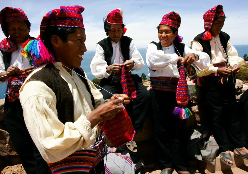 peru taquile nahende manner