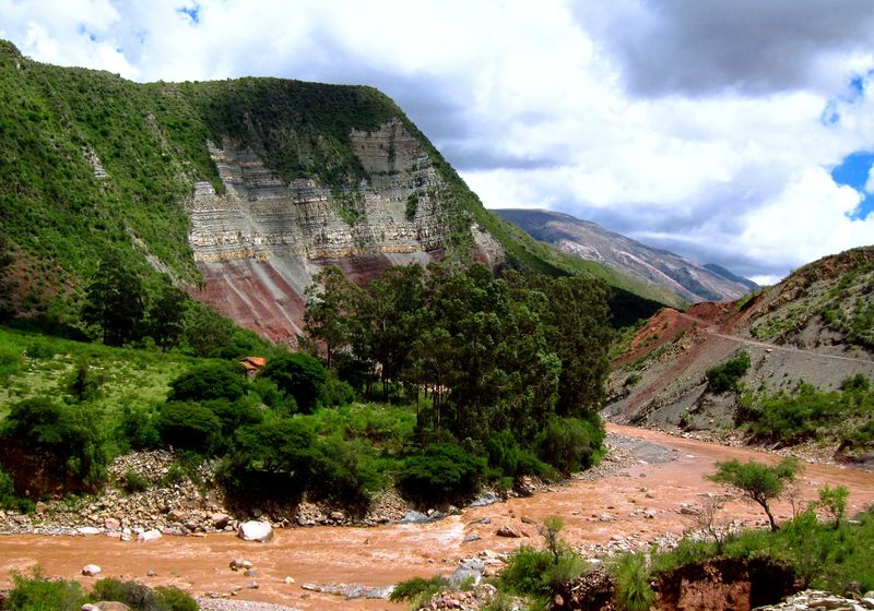 Fluss Ravaelo in der Cordillera Los Frailes bei Sucre, Bolivien