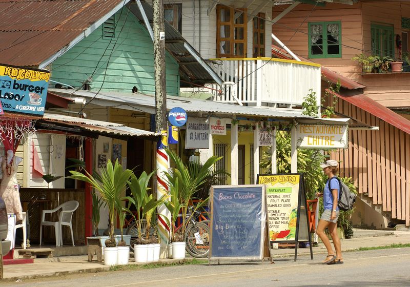 Panama-bocas-del-toro-town