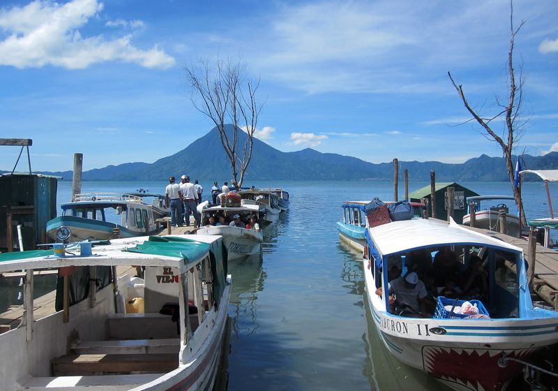 Guatemala-Lago-Atitlan-Boote