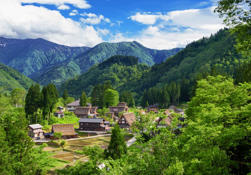 Japan Shirikawago Japanische Alpen iStock 990413060