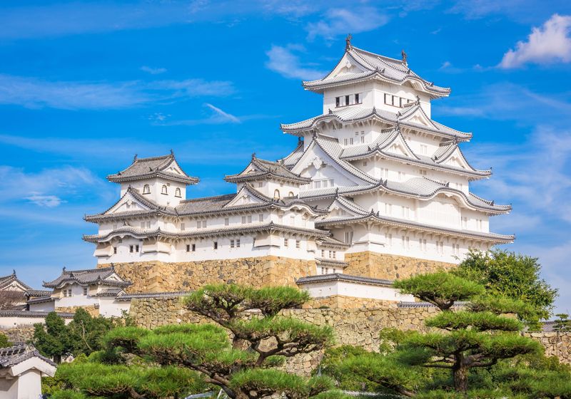 Japan Himeji castle AdobeStock 285649427