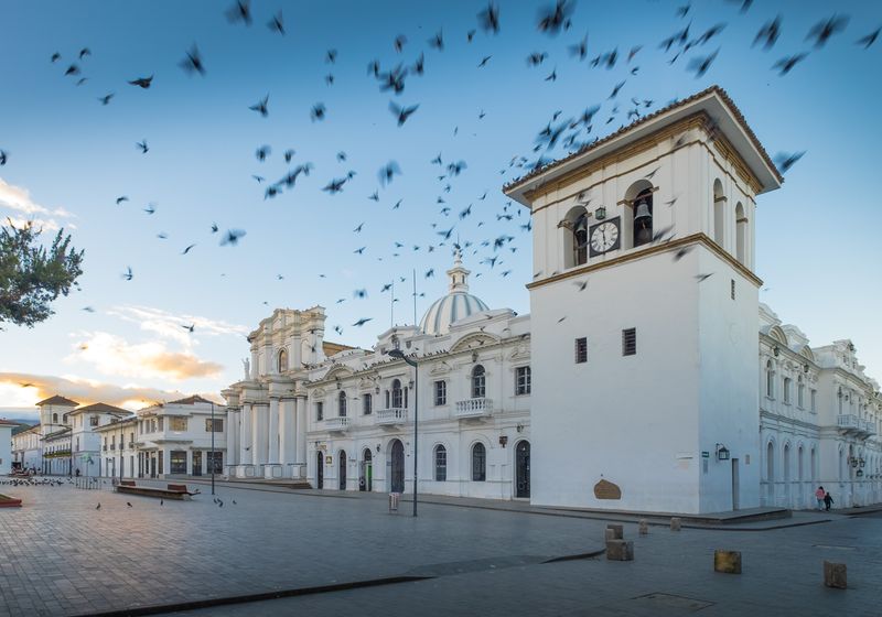 Kolumbien-Popayan-Basilica-Nuestra-iStock-996843302
