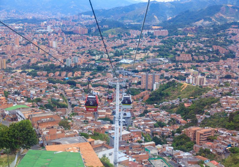 Kolumbien- Medellin- seilbahn- Latinconnect