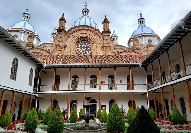 Ecuador-Cuenca-Kathedrale-Kai Single