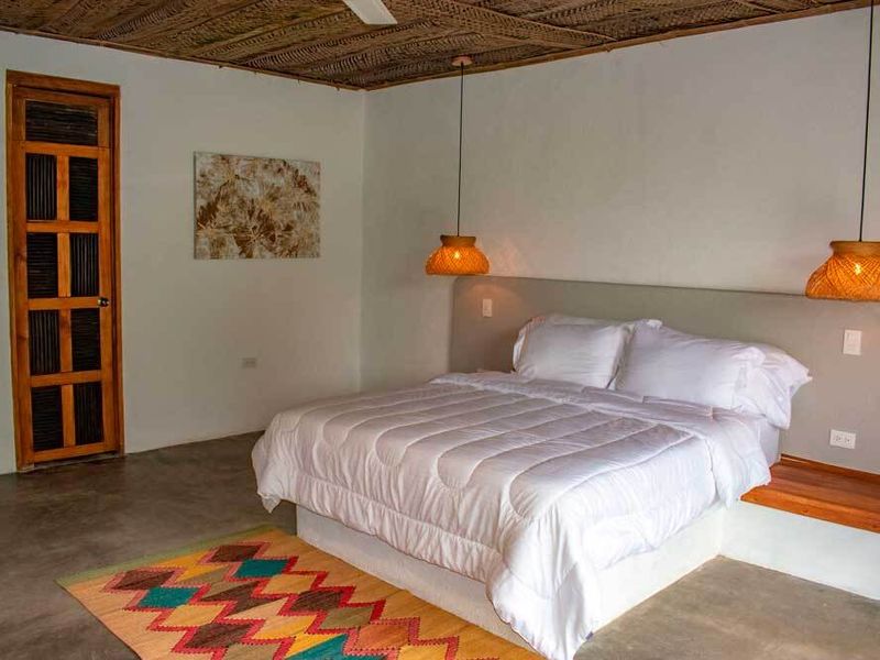 Kolumbien - Medellin - Guatape iStock-1031646252