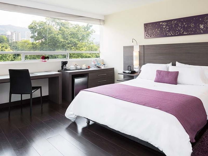 Kolumbien_Medellin_Panorama_AdobeStock_705496117